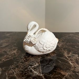 Swan party favors